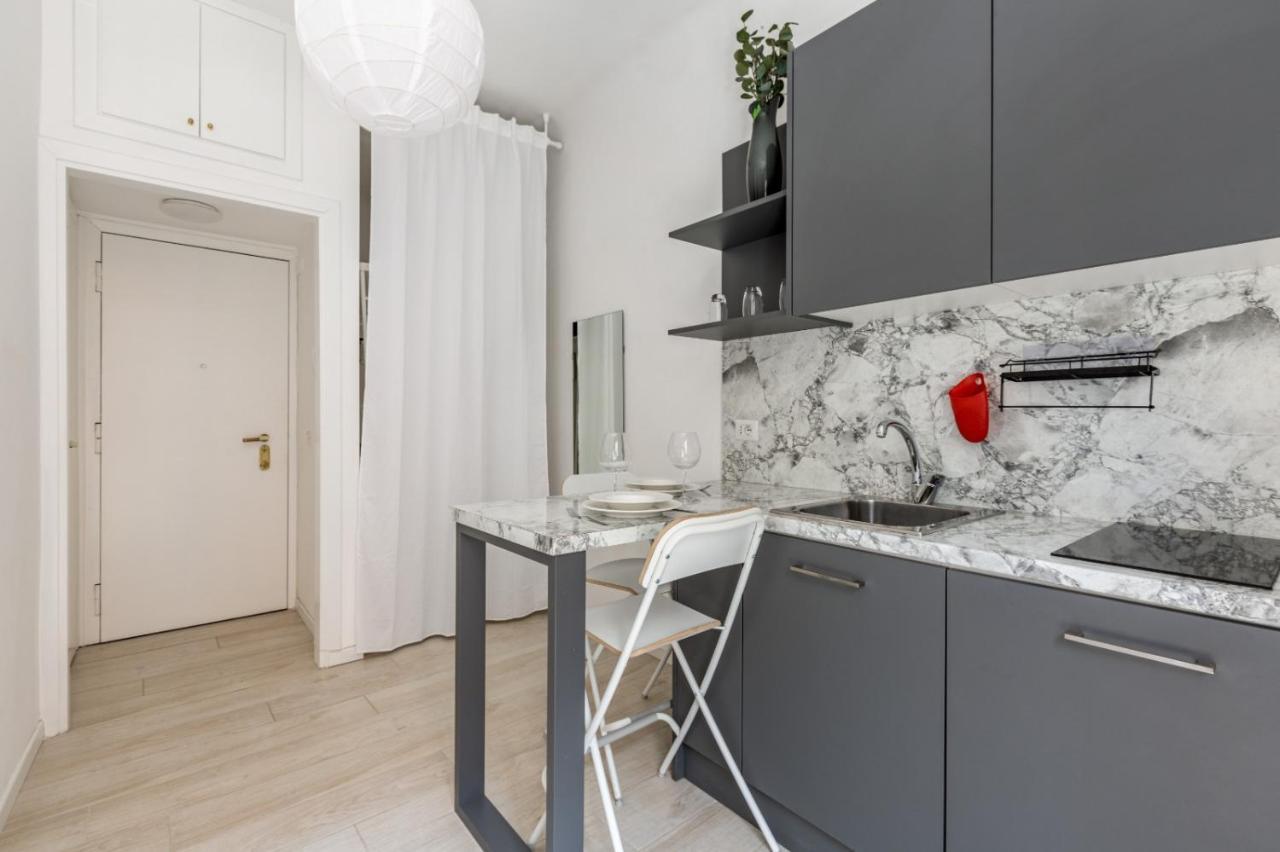 Guesthost - Bright Apt 600Mt From Viale Zara! — Photos 2